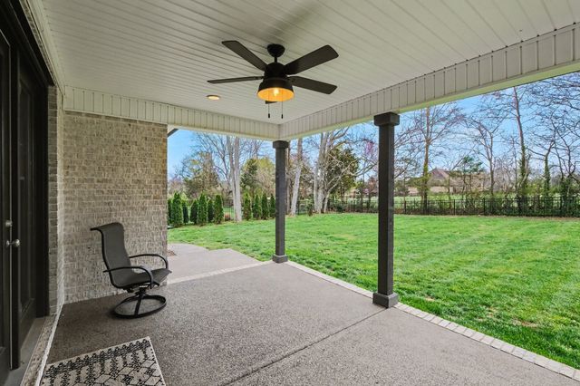 1124 Willow Springs Dr, Lebanon, TN 37087