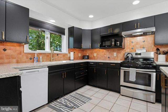 646 WOODVIEW DR, Hockessin, DE 19707