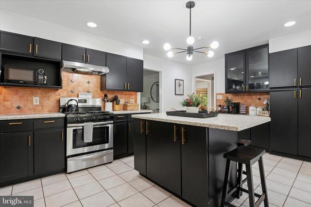646 WOODVIEW DR, Hockessin, DE 19707