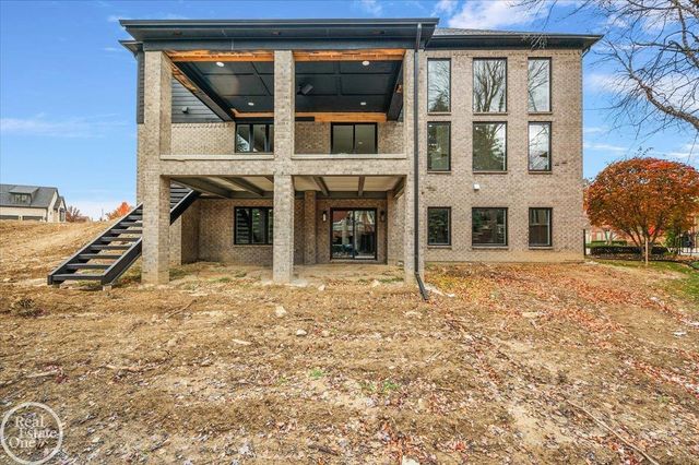 54125 Carrington Drive, Shelby Twp, MI 48316