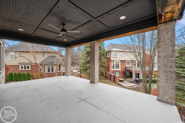 54125 Carrington Drive, Shelby Twp, MI 48316