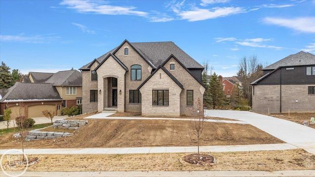 54125 Carrington Drive, Shelby Twp, MI 48316