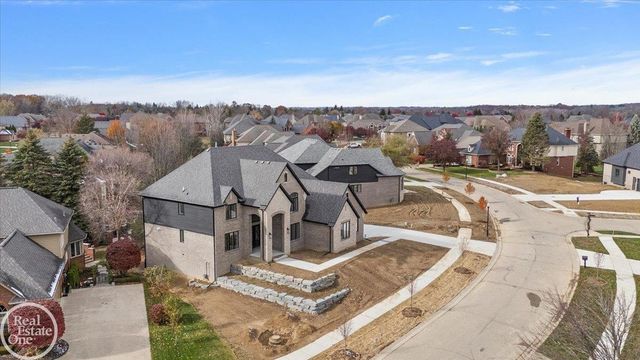 54125 Carrington Drive, Shelby Twp, MI 48316