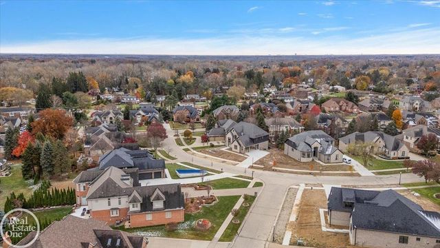 54125 Carrington Drive, Shelby Twp, MI 48316