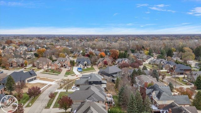 54125 Carrington Drive, Shelby Twp, MI 48316