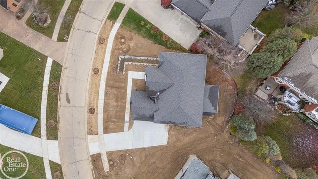 54125 Carrington Drive, Shelby Twp, MI 48316