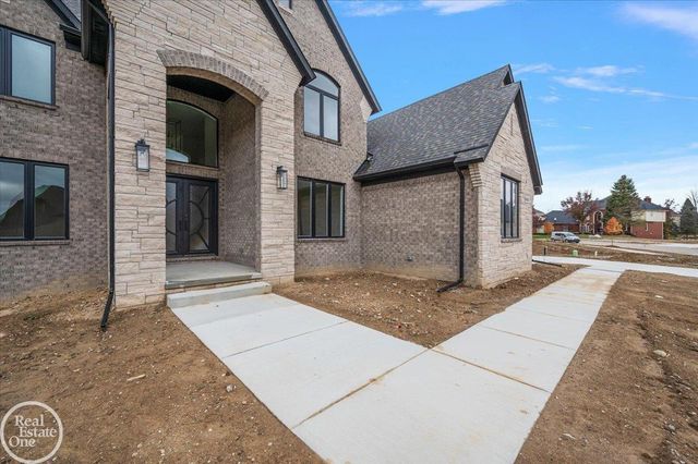 54125 Carrington Drive, Shelby Twp, MI 48316