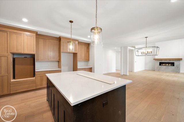 54125 Carrington Drive, Shelby Twp, MI 48316