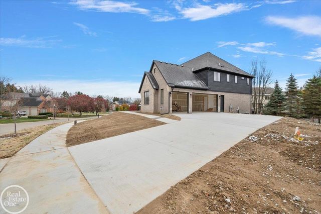 54125 Carrington Drive, Shelby Twp, MI 48316