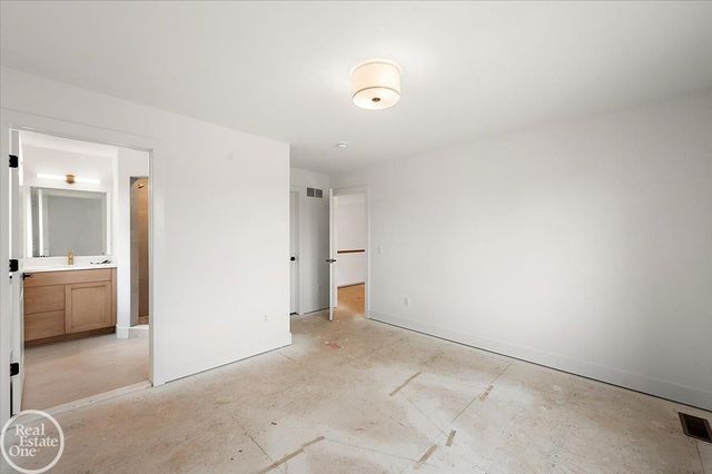 54125 Carrington Drive, Shelby Twp, MI 48316