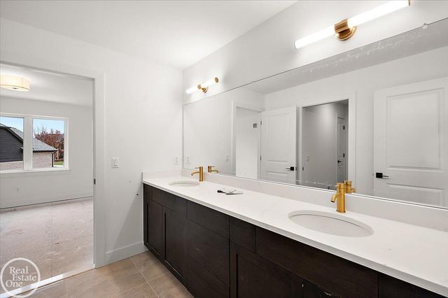 54125 Carrington Drive, Shelby Twp, MI 48316