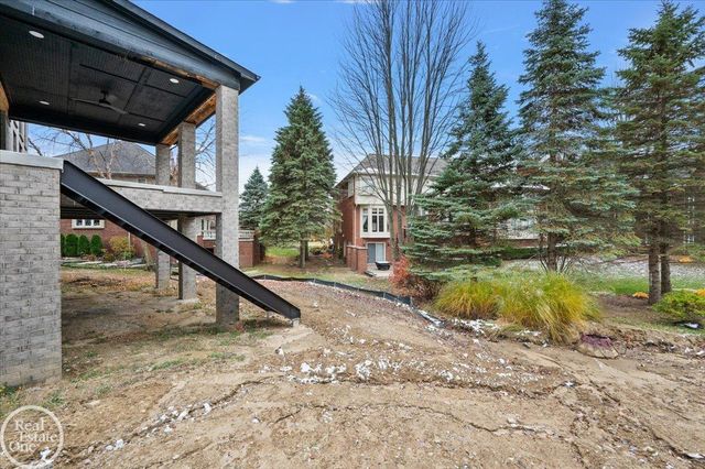 54125 Carrington Drive, Shelby Twp, MI 48316