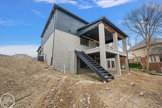 54125 Carrington Drive, Shelby Twp, MI 48316