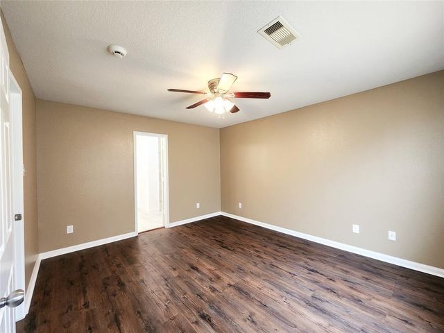 927 Paradise Road, Baytown, TX 77521