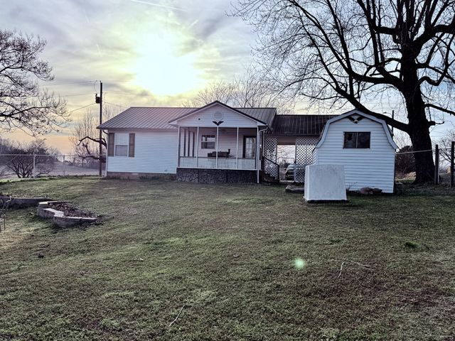 65 Pleasant Hill Rd, Springville, TN 38256