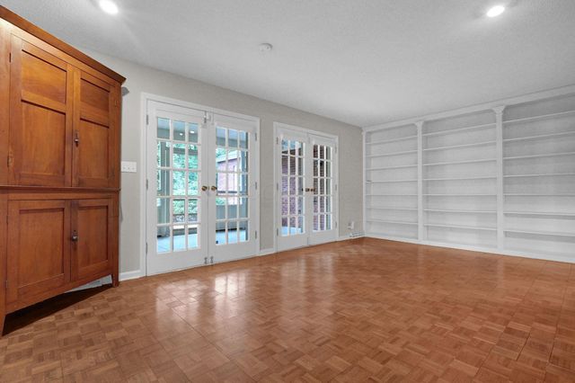 129 S Mulberry Street, Granville, OH 43023