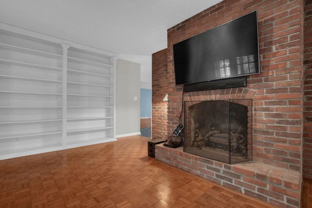 129 S Mulberry Street, Granville, OH 43023