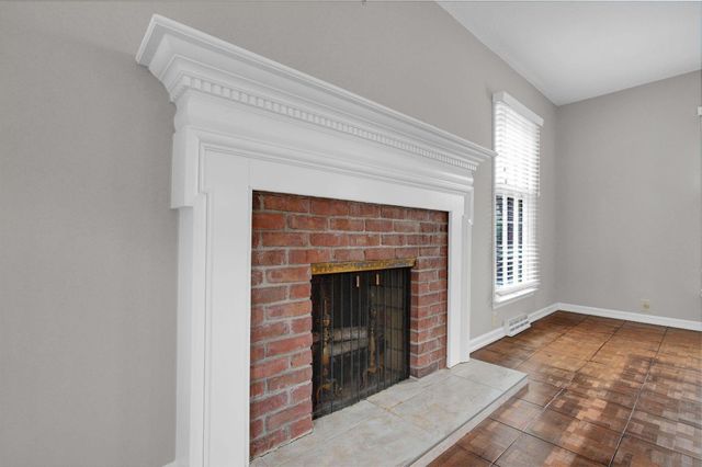 129 S Mulberry Street, Granville, OH 43023