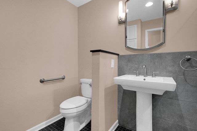 129 S Mulberry Street, Granville, OH 43023
