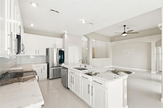 1028 APPIAN PLACE, Wesley Chapel, FL 33543