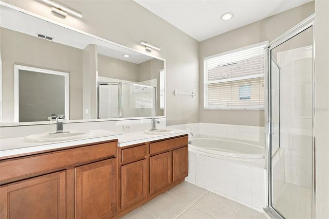 1028 APPIAN PLACE, Wesley Chapel, FL 33543