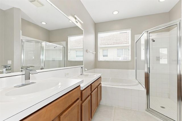 1028 APPIAN PLACE, Wesley Chapel, FL 33543