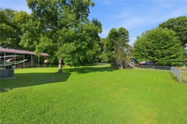 401 Sunset Drive, Randleman, NC 27317