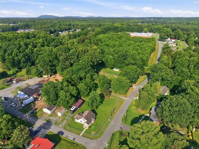 401 Sunset Drive, Randleman, NC 27317