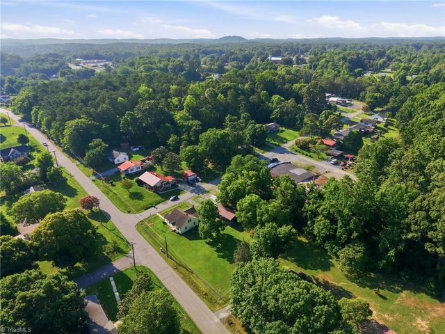 401 Sunset Drive, Randleman, NC 27317