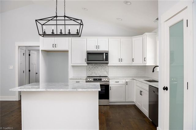 211 Snapdragon Place, Lexington, NC 27295