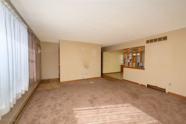 277 Lake Front Drive, Akron, OH 44319