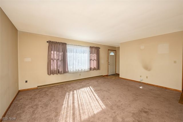 277 Lake Front Drive, Akron, OH 44319