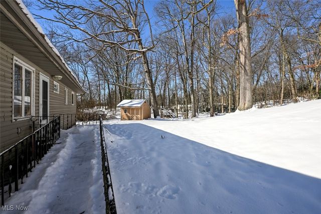 277 Lake Front Drive, Akron, OH 44319