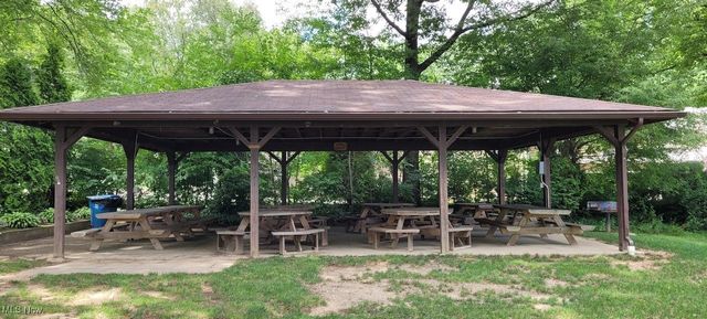 277 Lake Front Drive, Akron, OH 44319