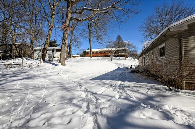 277 Lake Front Drive, Akron, OH 44319