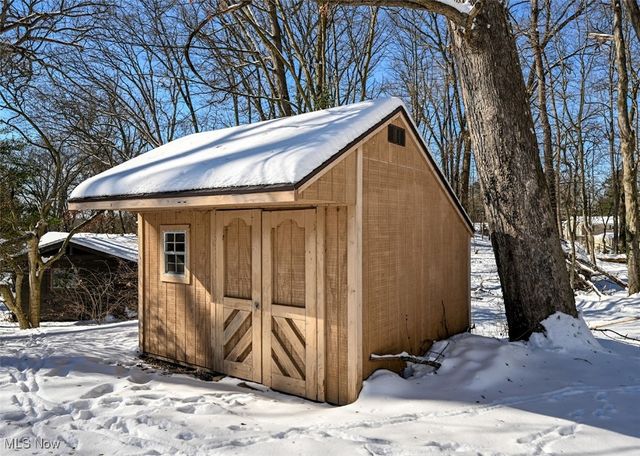 277 Lake Front Drive, Akron, OH 44319