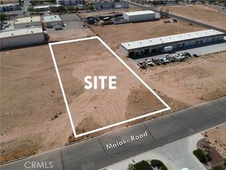 1 Malaki Road, Apple Valley, CA 92308