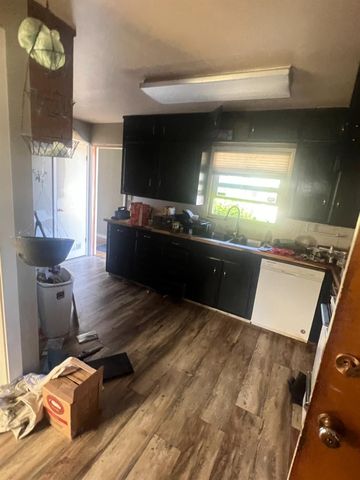 830 Windsor Dr, Lodi, CA 95240