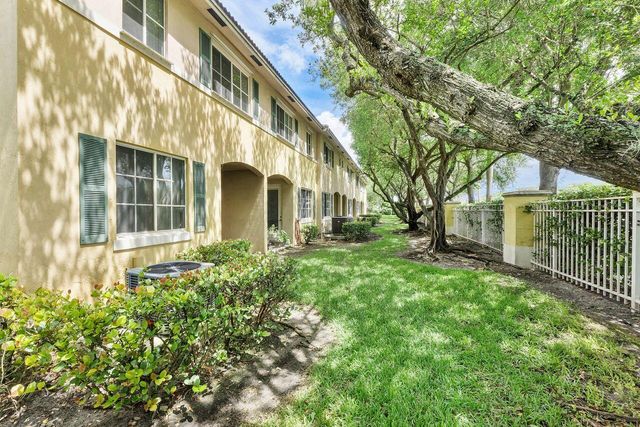 1912 SW 60th Avenue, North Lauderdale, FL 33068