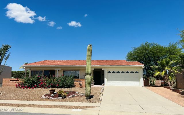 2052 S Santa Carla Dr, Green Valley, AZ 85614
