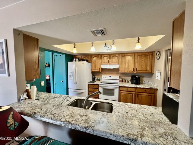 2052 S Santa Carla Dr, Green Valley, AZ 85614