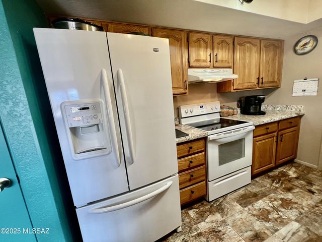 2052 S Santa Carla Dr, Green Valley, AZ 85614