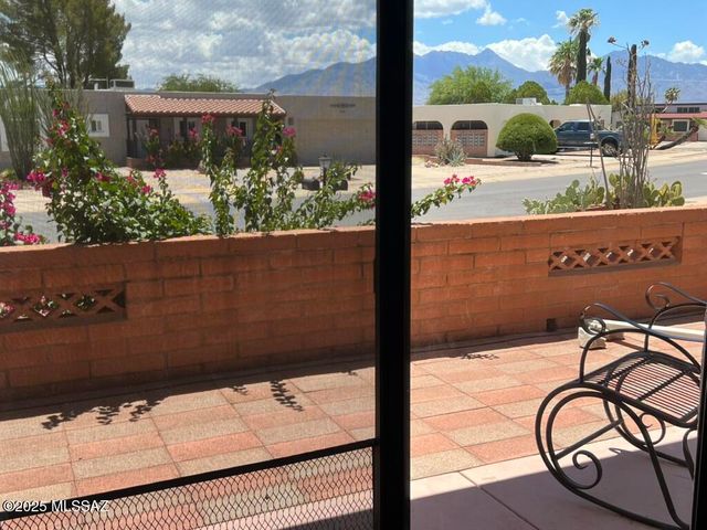 2052 S Santa Carla Dr, Green Valley, AZ 85614