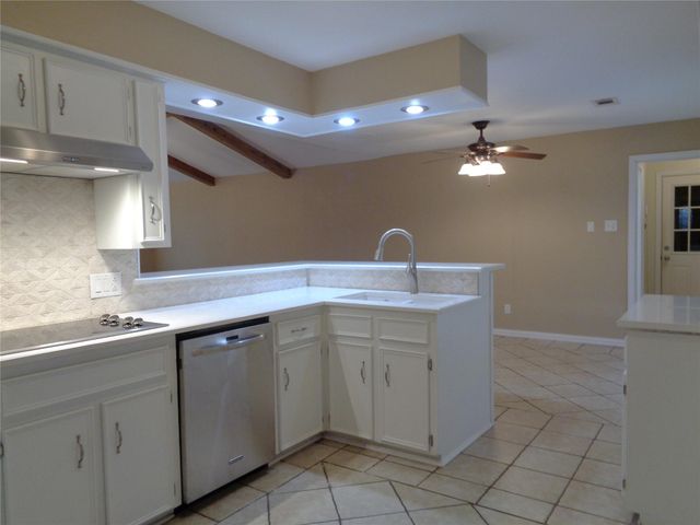 1401 22nd Avenue N, Texas City, TX 77590