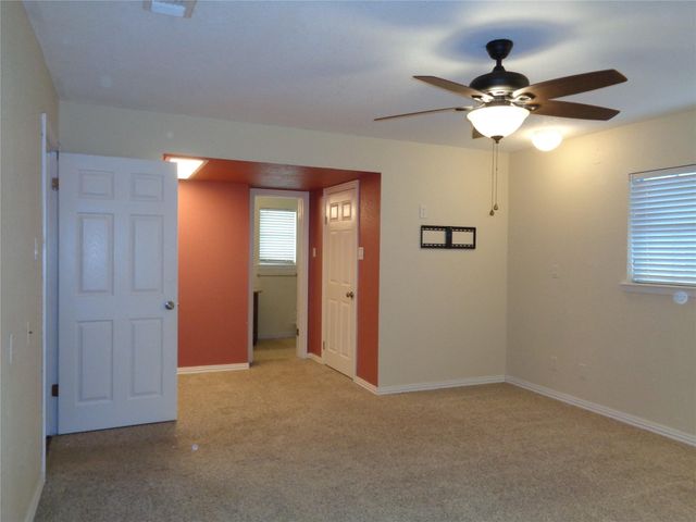1401 22nd Avenue N, Texas City, TX 77590
