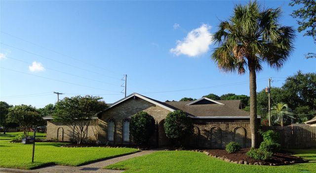 1401 22nd Avenue N, Texas City, TX 77590