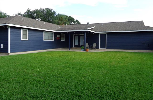 1401 22nd Avenue N, Texas City, TX 77590