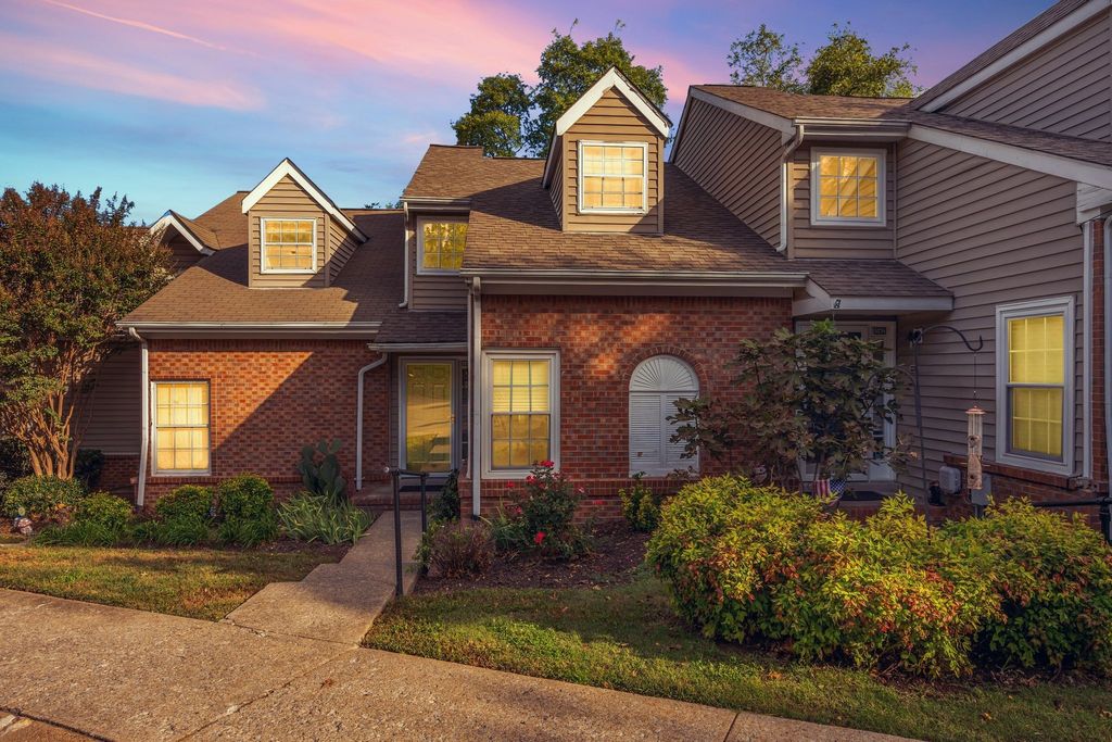 5236 Village Way, Nashville, TN 37211