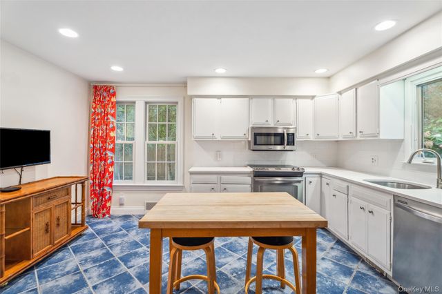 73 Beach Road, Westhampton Beach, NY 11978