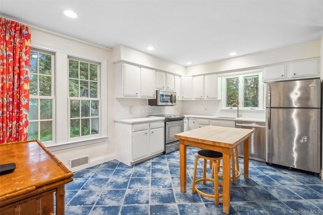 73 Beach Road, Westhampton Beach, NY 11978